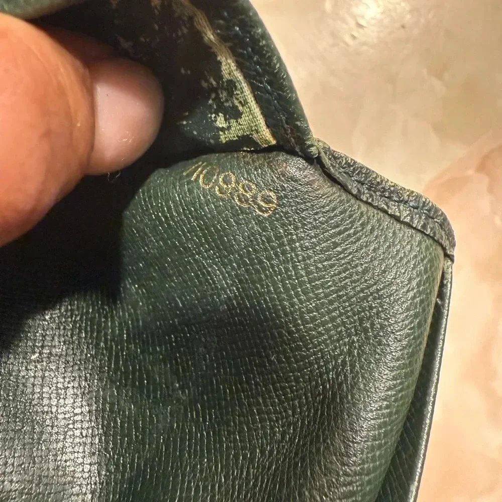 💯 Authentic Louis Vuitton Taiga Leather Long Wallet (175) - Picture 5 of 12